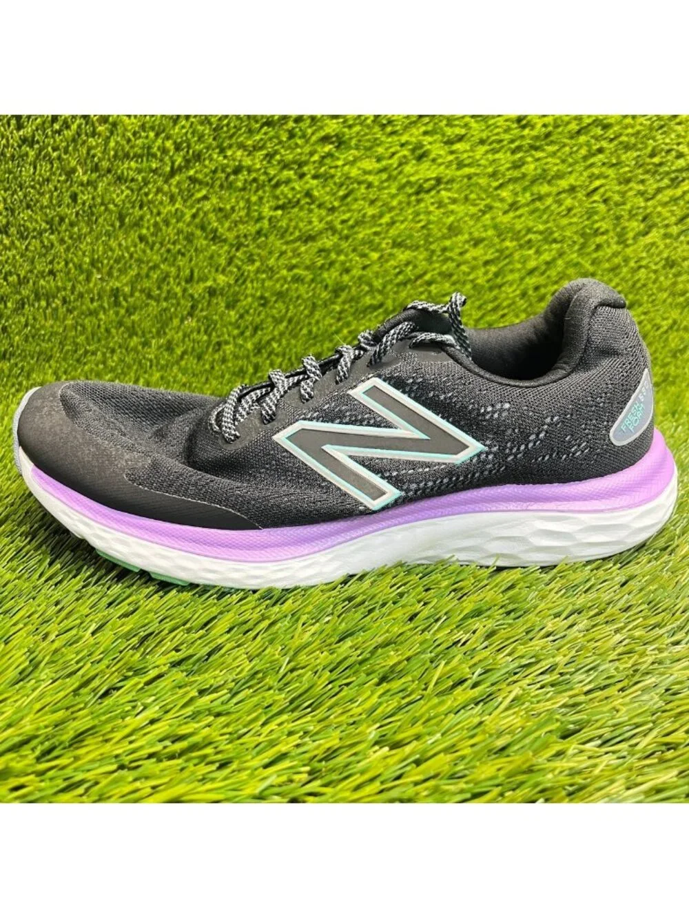 New Balance Fresh Foam 680v7 Womens Size 10D Black Purple Running Shoes Sneakers